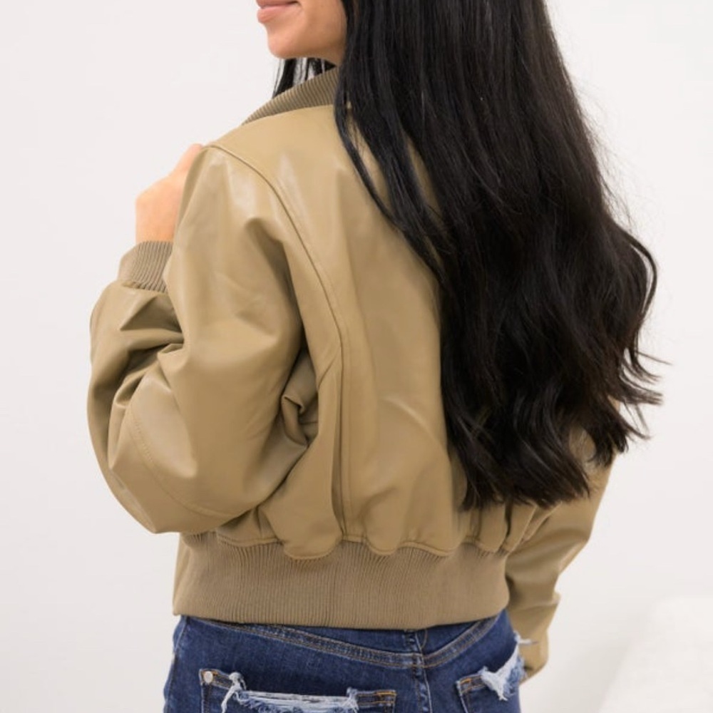 Hyfve Ecru Rhianna Faux LeatherBomber Jacket from Bar Boutique BNWT size medium - Picture 4 of 5